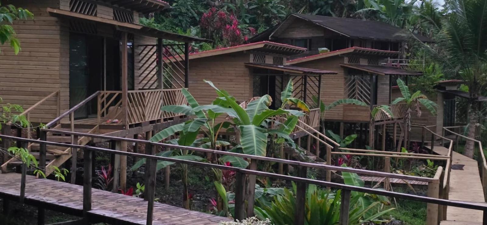 Pacific Nuqui Lodge Exterior photo