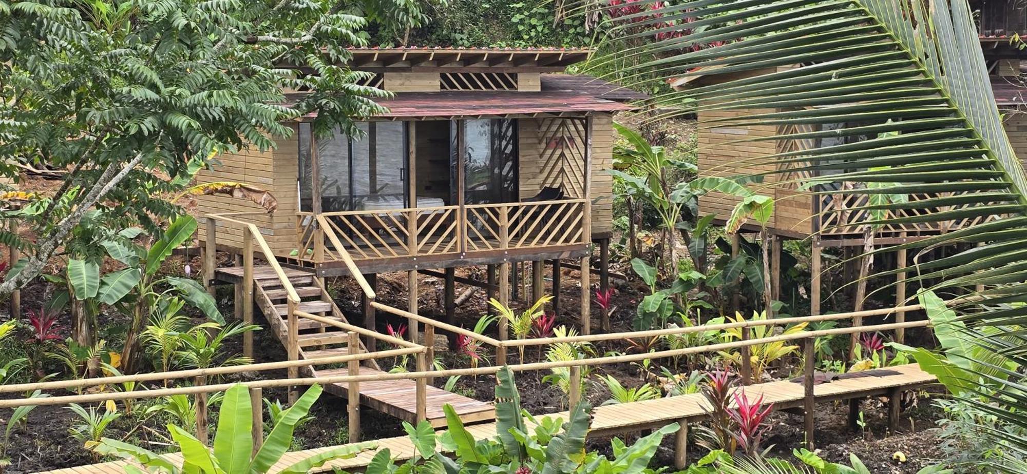 Pacific Nuqui Lodge Exterior photo